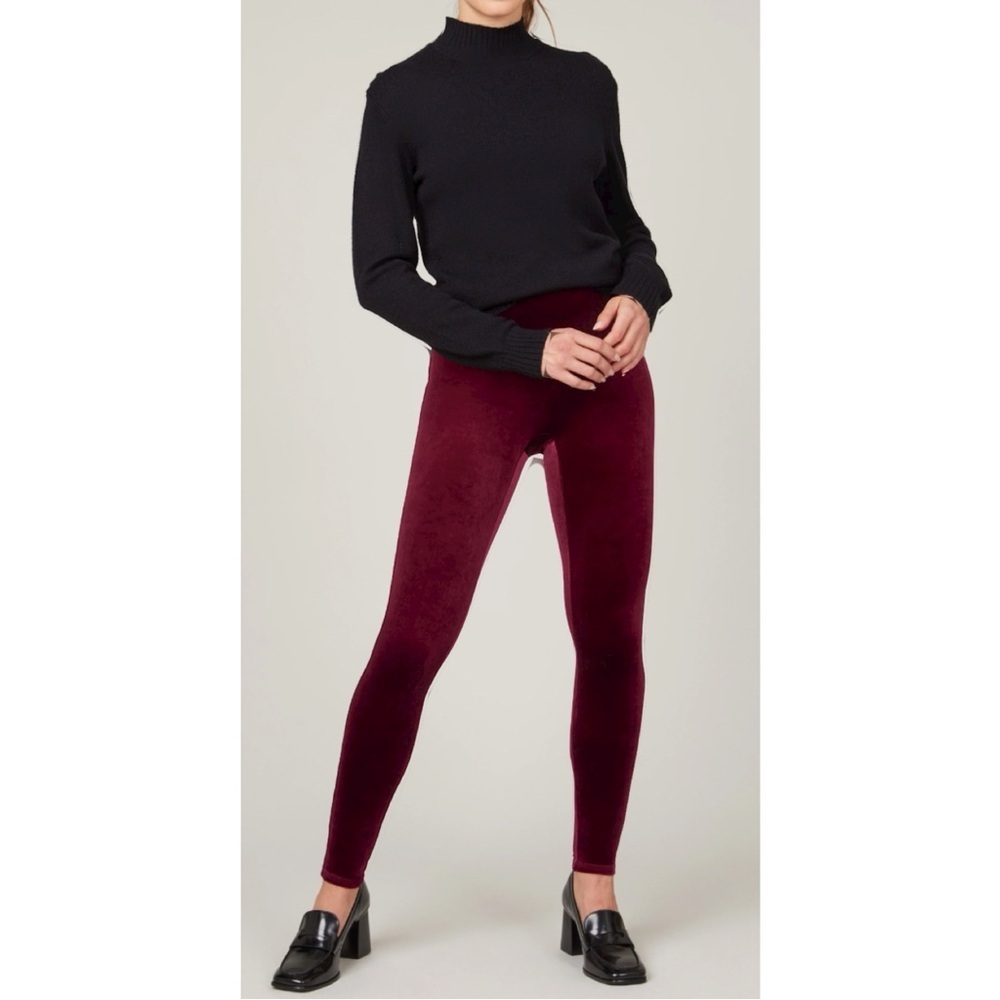 Spanx Women’s Red Velvet Legging, size Large